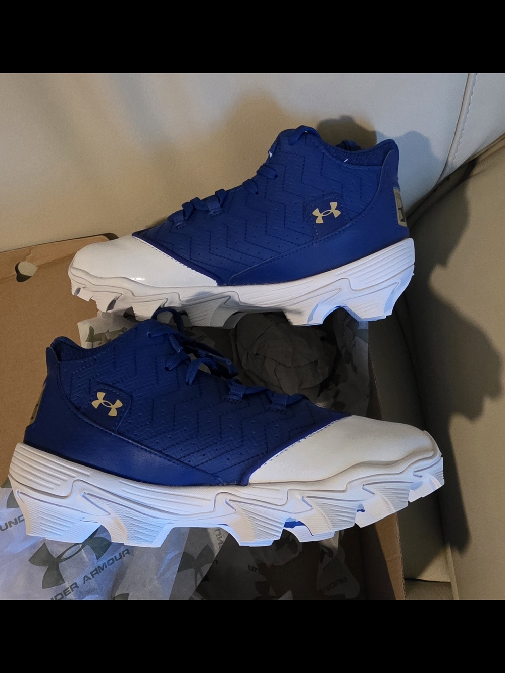 Under Armour Kids' Blue and White Baseball Cleats